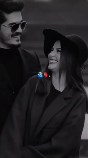 Expressing Love Through Romantic Vibes