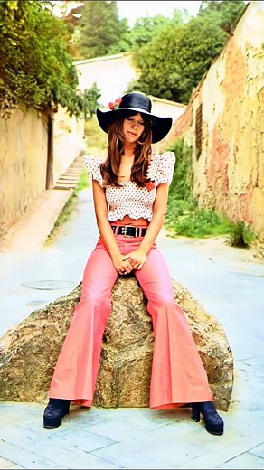 70s Fashion: love it or leave it? ❤️👎⁠ ⁠ From bell-bottoms to bold prints, this decade didn’t hold back. Tap ❤️ if you’d wear these vintage looks, and tag a friend who would totally rock them!⁠ ⁠ #70sFashion #RetroReel #VintageStyle #ThrowbackLooks #FashionFlashback | Vintage Memories 66