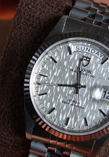 True elegance on the wrist. ✨ Tudor Prince Day-Date 76214 · White Linen Dial 36 mm #Tudor #TudorPrince #DayDate #WatchCollector