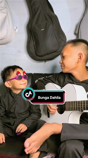 Bunga Dahlia@Restu Singgih Hanggara
