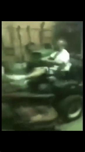 The Lawn Mower going Crazy 😂😂😂 #lawnmower #meme #memes #fyp #chungusrepost