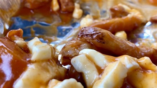 Comment la poutine est-elle devenue le nouveau plat national québécois ? - RTBF Actus