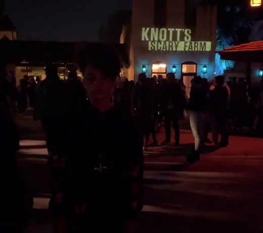 Thank you @Knott’s Scary Farm for having me! I had a fang-tastic time!🎃 #knottsscaryfarm #knottsscaryfarm2021 #halloween #scary #scarytiktoks #fyp