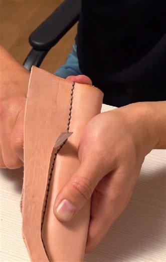 Creating Durable Knife Sheaths from Wood and Leather | 5-Minute Workouts