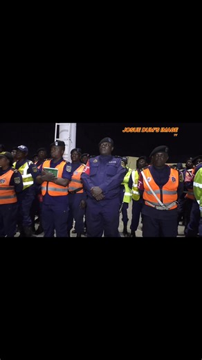 _Bavures de la PCR_ 🚨Kinshasa Le Commissaire provincial Israël Kantu tape du poing sur la planche* La gestion de l'opération de contrôle de permis de conduire et du contrôle technique des véhicules, le rappel à l'ordre dans l'interpellation des contrevenants routiers et le rappel à l'observation de la discipline et des consignes de la hiérarchie ont été à l'ordre du jour de la causerie morale tenue, sous une pluie fine, dans la nuit de samedi 22 à dimanche 23 novembre, au stade des Martyrs de K