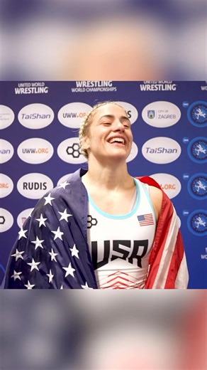 Helen Maroulis wins gold at 57 kg at the 2025 Senior World Championships🇺🇸🥇 | USA Wrestling