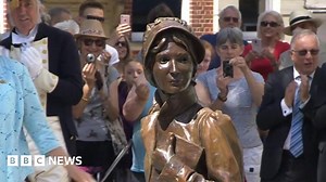 Jane Austen statue unveiled in Basingstoke