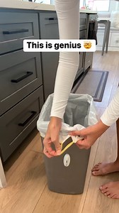 This trash can hack has made my life so much easier #lifehack #kitchenhack #trashcancleaning | MC Has Fun