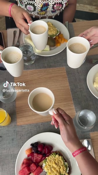 Descubre cómo preparar un auténtico café con ron