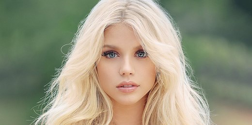 Kaylyn Slevin's Age, Parents, Boyfriend, Measurements - Wiki