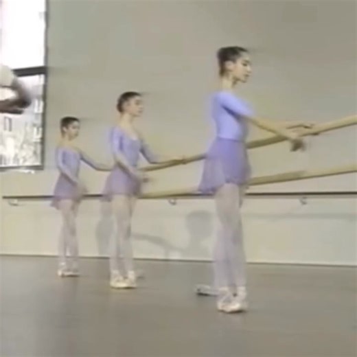 Ballet Class at L'École de Danse de l'Opéra National de Paris, with Mme. Christiane Vaussard, under the direction of Claude Bessi, 1980s | Núcleo de Dança Carolina Cox
