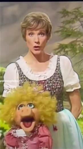 Preview Of Julie Andrews On (The Muppet Show) Season 2, Episode 17, In May Of 1977