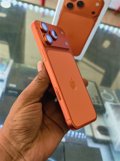 Iphone 17 Pro Max 100% Full set with warranty RM-5390 only #mobilecarekajangmetroplaza #mobilecarekajanag #jamobilephoneshopkajang