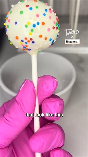 705K views · 1.3K reactions | Rolling 10 cake pops in under 1 minute! 勞 | Twisted | Facebook