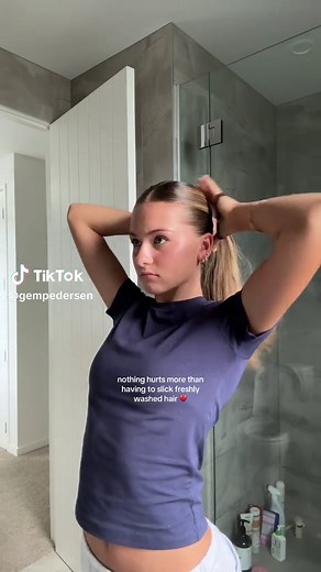 How to Style Slicked Back Hair After Washing