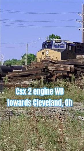 Labor Day weekend catch CSX Engines WB to CLE ♥️ #trains #csxtransportation #cleveland #railfan