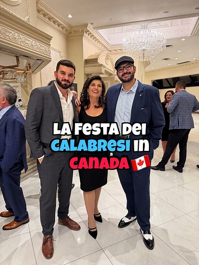 La Festa dei Calabresi in Canada 🇨🇦 la conoscevi? Mi trovo a Toronto dalla più grande comunità di calabresi all’estero e ogni anno si festeggia la Festa di Heritage Calabria ❤️ Una festa per celebrare le tradizioni, il buon cibo, la cucina ed i prodotti tipici, le personalità che si sono contraddistinte per aiutare la Calabria ed i calabresi nel mondo 👏 Ovviamente il cibo non manca, tra costine brasate cotte a bassa temperatura, pasta al sugo semplice come nonna insegna, con formaggio e peper