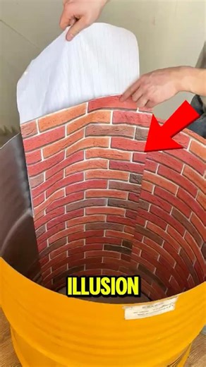 This Illusion Tricks Your Brain Instantly 🤯🌀