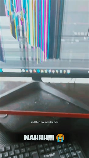 😱 REMIX MONITOR FALLS FROM THE DESK! 💀 #shorts #beatbox