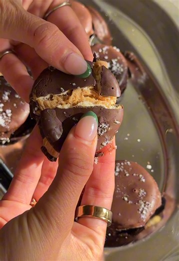 3 Ingredient Chocolate Peanut Butter Ritz Cookies Recipe