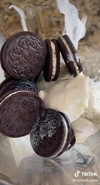 Delicious Oreo Milkshake Recipe