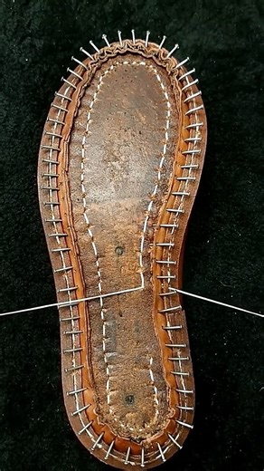 🚀 Transform with the ultra-durable paper creasing machine! Save time, boost work efficiency! 📈 Are you ready to experience the difference? 💡 #shoemakingschool #leatherworking #chicagothingstodo #leatherworkshop #fblifestyle | Chicago School of Shoemaking