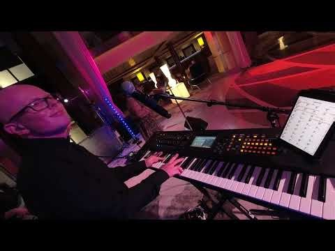 🎹 Amy Winehouse - Valerie (Keyboard Cam)
