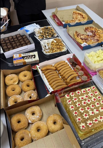 Classmates Potluck: Delicious Dishes Shared in Law School