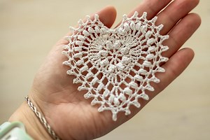 Crocheted Lace Heart Doily: Valentine's Day Decor (3 Inch) - Etsy
