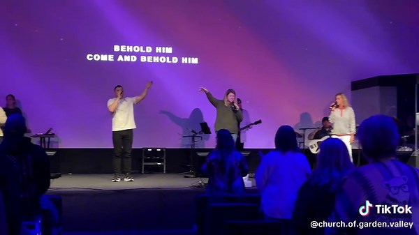 Join us at 11:00 for worship, community, and a powerful message. Don’t miss it—this is your invitation! 🕚🙌 #SundayService #TCOGV #WorshipTogether