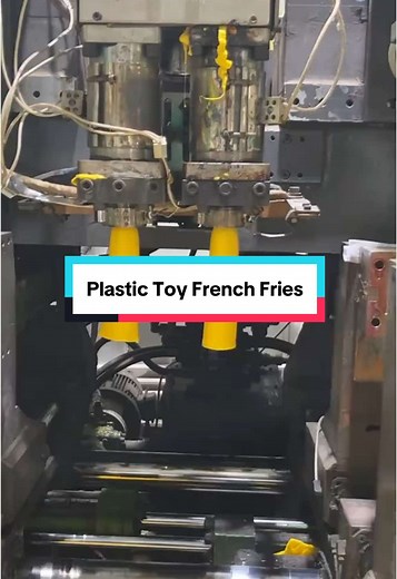 Do you know how plastic toy chips are produced? Tell me in the comments! 💬👇 #factory #sourcefactory #plastic #customization #wholesale #plasticmodel #plasticproducts #toys #educationaltoys #qualityassurance