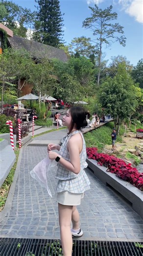 โรงเรียนบัวขาว: OOTD สุดชิคในเชียงใหม่