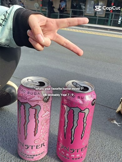 woof | Tayla's hand in the pic 🔥