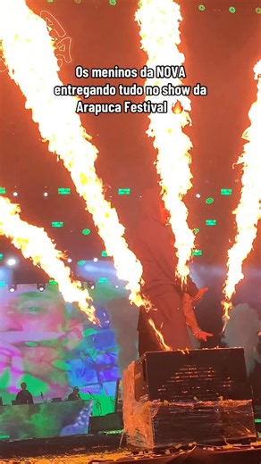 Shows em Minas Gerais on Instagram: "Os meninos da NOVA chegaram mostrando como se faz um show de verdade 🔥💥 Energia lá em cima, público cantando junto e o Arapuca Festival pegando fogo do começo ao fim! 😎🎤 @arapucafestival @spnv.ent @koda.dj @niink @g.hard1 @g.aaaa @veigh #ShowsEmMinasGerais #SulDeMinas #FestaUniversitaria #ArapucaFestival #supernova"