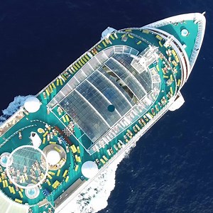 AIDAmar ist wieder da 😍🙌 Nun kann es endlich wieder losgehen. 😍🙌 Wie groß ist deine Sehnsucht nach dem Meer? | AIDA