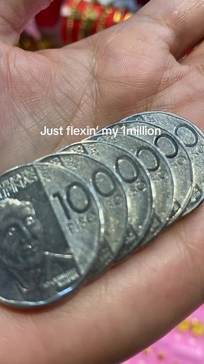Money Flexing: Showcasing One Million in Cash