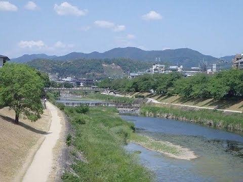 谷山浩子 河のほとりに