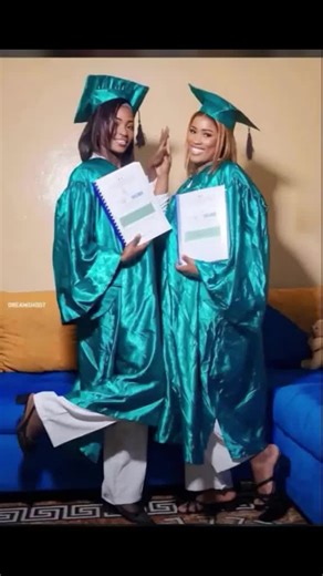 Ceremonie de remise de diplômes - Félicitations aux diplômés!