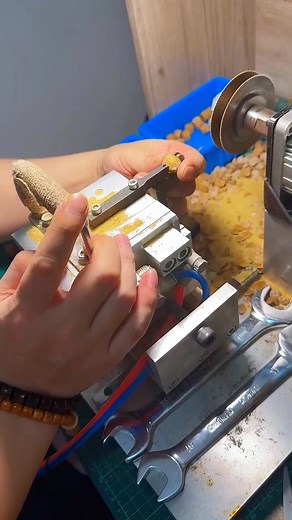 107K views · 228 reactions | Olive core bead cutting process- Good tools and machinery make work easy#shorts #pyf#viral#reelsvideo#pyf#viral#manufacturing#viralreels | Saar Gaming | Facebook