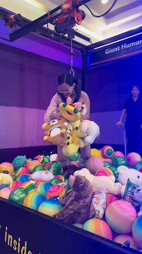 So much fun at Olivia’s party! Impeccable event by @poppingpartiesevents 🎉 If you want a party as unforgettable as this one, book the Giant Human Claw Machine by @globalgamesph to reserve your event date 📌 | Global Games PH