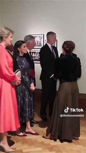 Letizia hace caras de aburrimiento y amargura