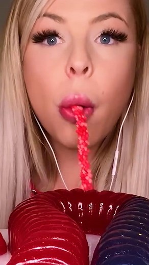 What’s better: red or blue food? ❤️💙 #redfood #bluefood #asmr #candy #mukbang #satisfying #eating | HunniBee ASMR