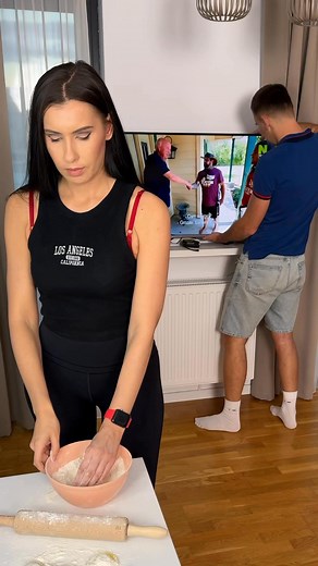 She tried to flirt he tried to sweep — Funny Family #comedy #familytime #couple #funnyfamily | jerrryasmr