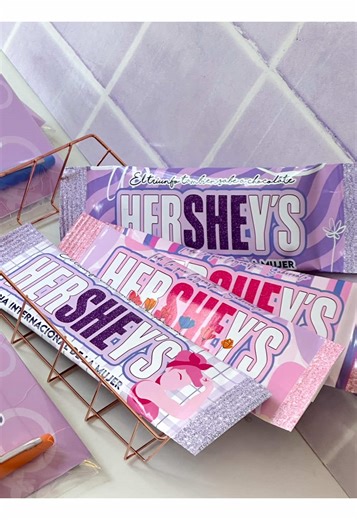 Como hacemos las envolturas de Hershey’s? Aquí te muestro como. #papeleriacreativa #partyfavors #partysupplies #hersheys