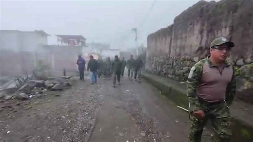 Soldiers rescue residents stranded by flash flood in Ecuador