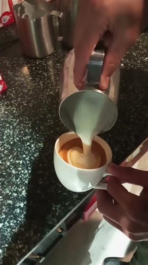 Latta #art #trending latta art's eassy design #barista how to make #youtubeshorts