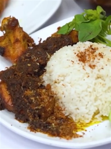 Ayam Bumbu Hitam Madura Autentik