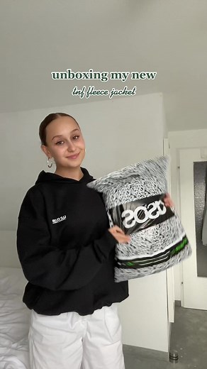 unboxing tnf fleece jacket🫶 #fashiontiktok #fashioninspo #xyzbca #foryou #foryou
