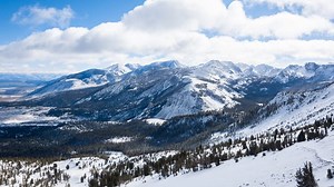 Mammoth Mountain closes after avalanche injures 2 ski patrollers