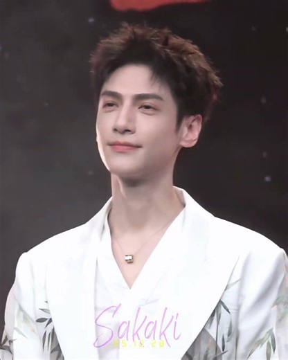 Luo Yunxi's getting smoked out and blinking non-stop 😂｜#luoyunxi #tanglici #qisizhe #whispersoffate